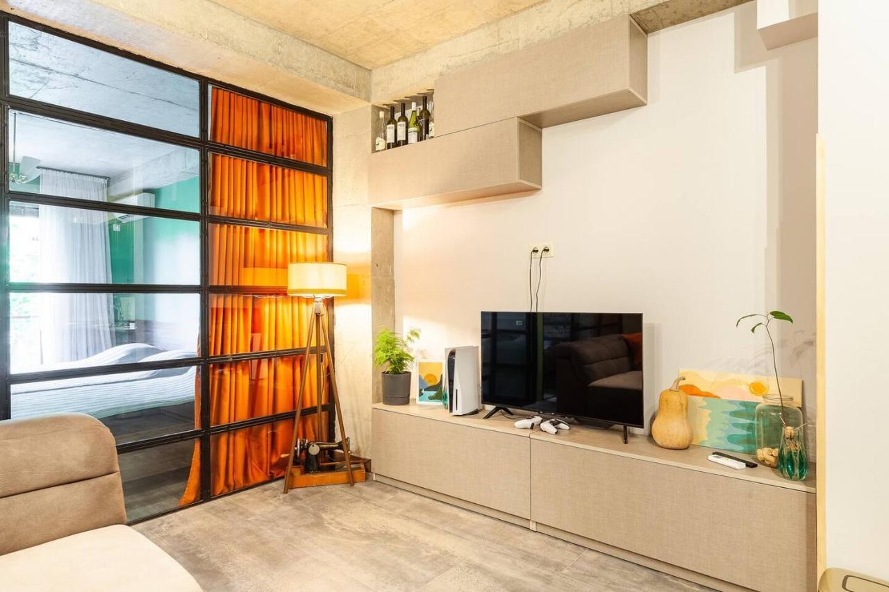 Veli Group Apartment Near White Bridge ° Kutaisi Bagian luar foto